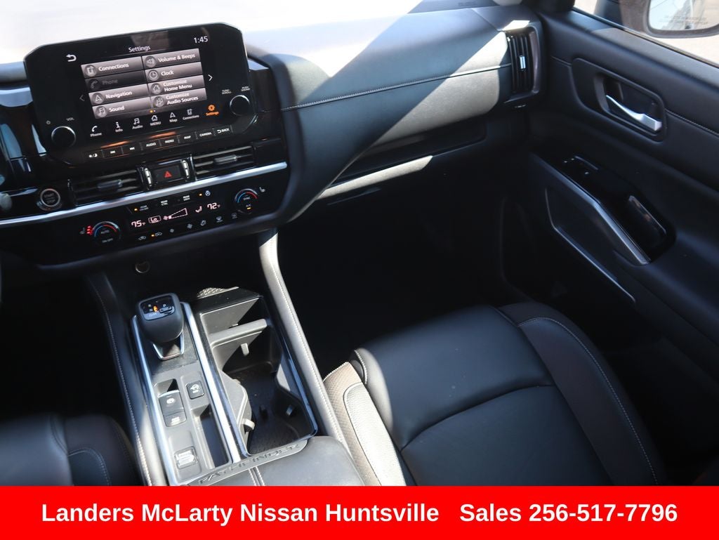 2022 Nissan Pathfinder SL