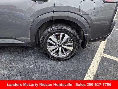 2024 Nissan Pathfinder SL