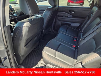 2024 Nissan Pathfinder SL