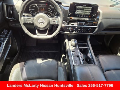 2024 Nissan Pathfinder SL