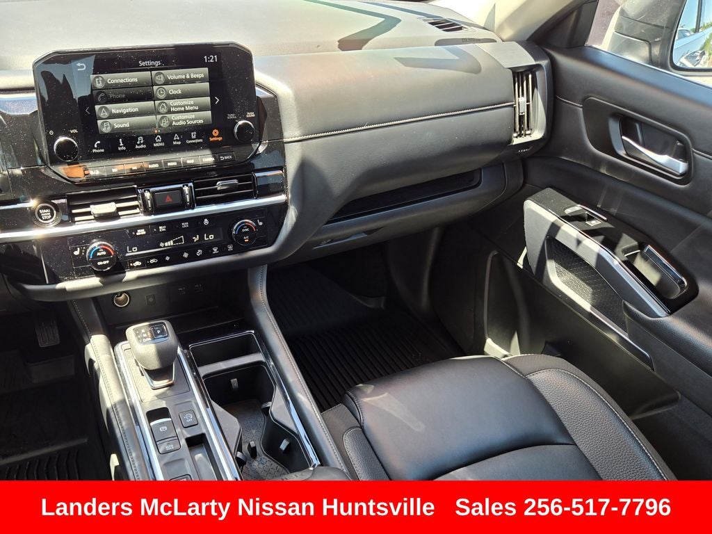 2024 Nissan Pathfinder SL