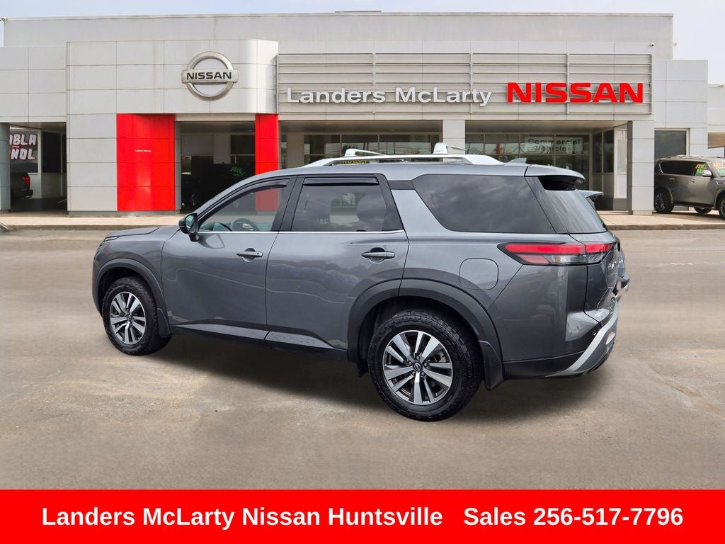 2024 Nissan Pathfinder SL