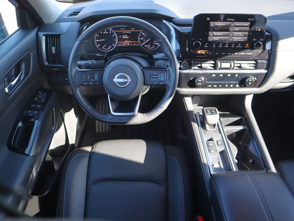 2024 Nissan Pathfinder SL