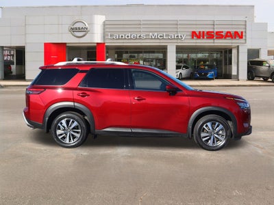 2024 Nissan Pathfinder SL