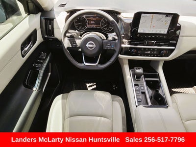 2024 Nissan Pathfinder SL