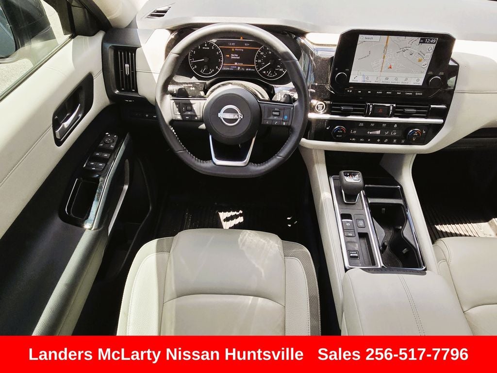 2024 Nissan Pathfinder SL