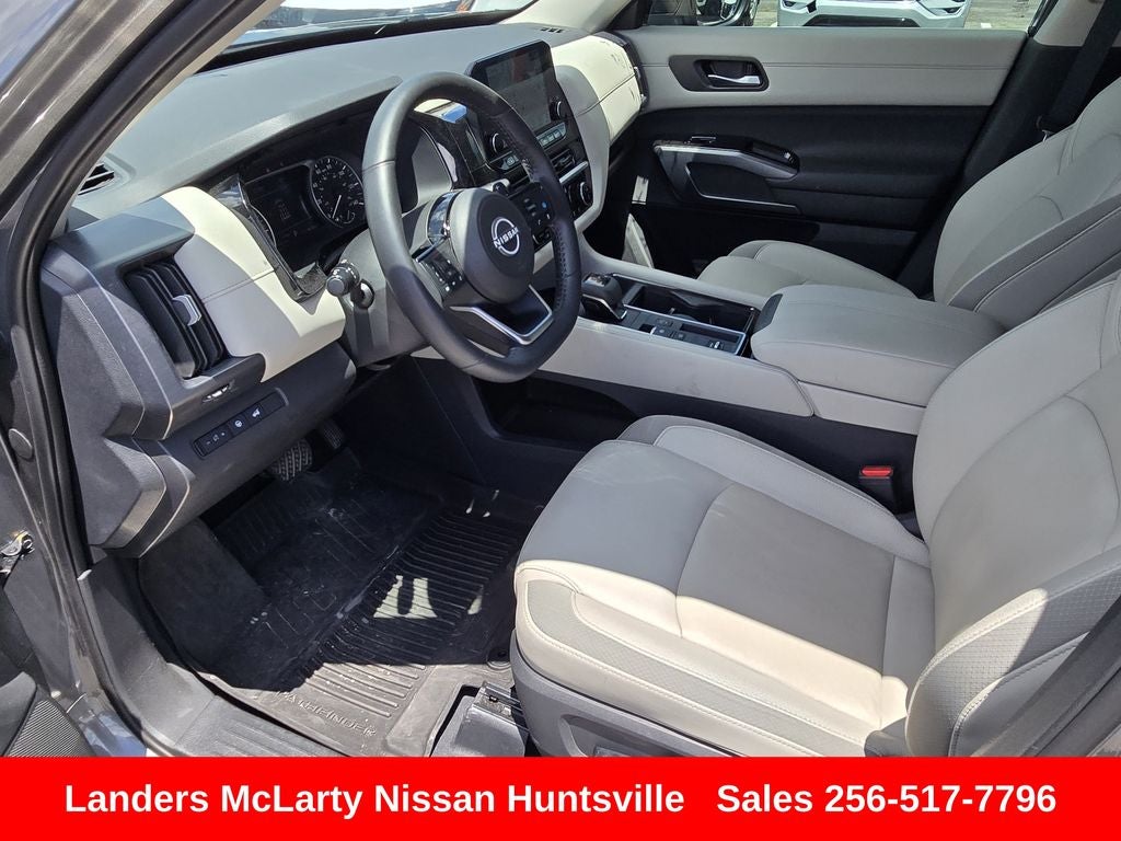 2024 Nissan Pathfinder SL