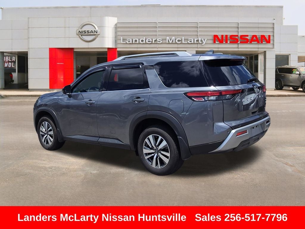 2024 Nissan Pathfinder SL