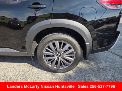 2023 Nissan Pathfinder SL
