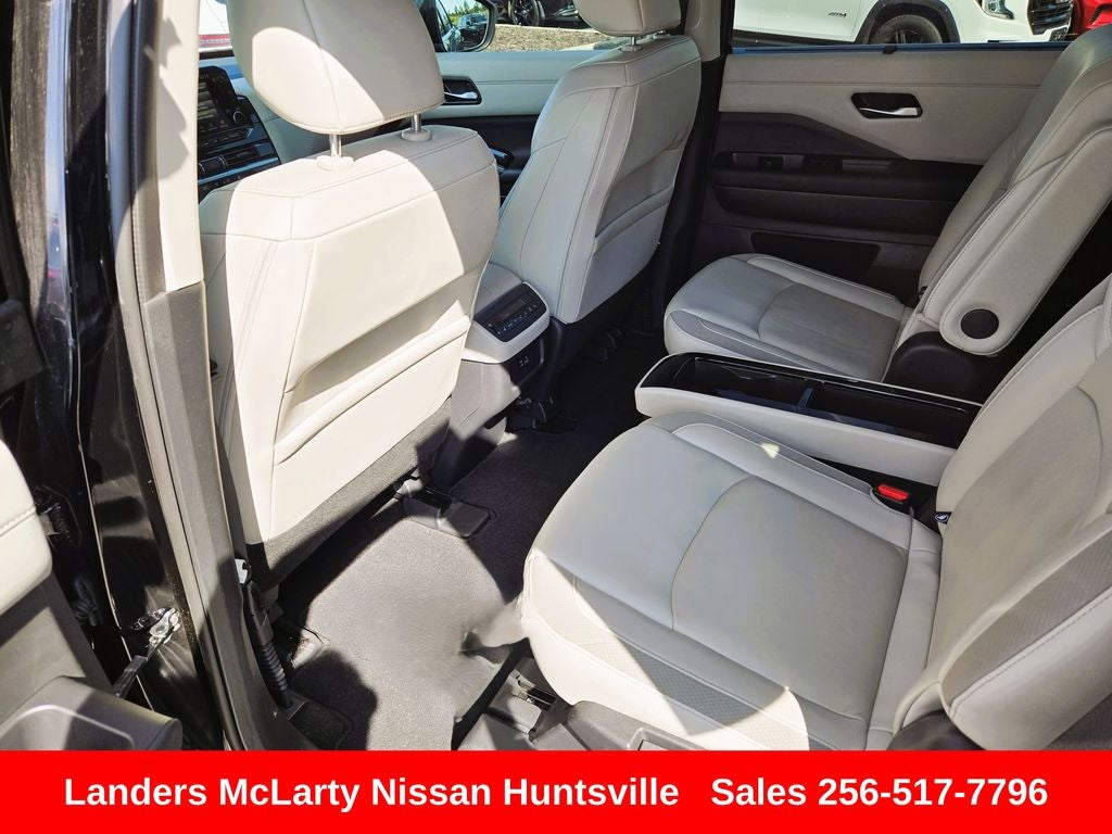2023 Nissan Pathfinder SL