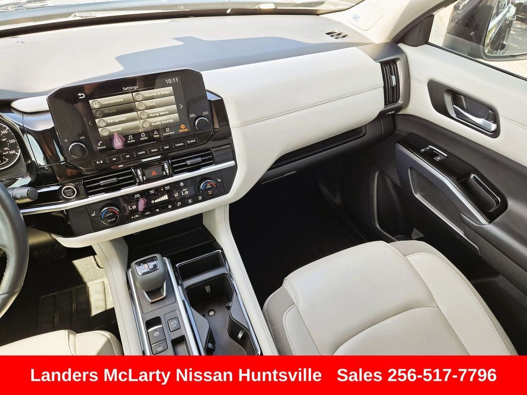 2023 Nissan Pathfinder SL