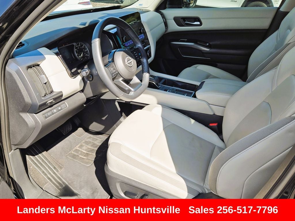 2023 Nissan Pathfinder SL