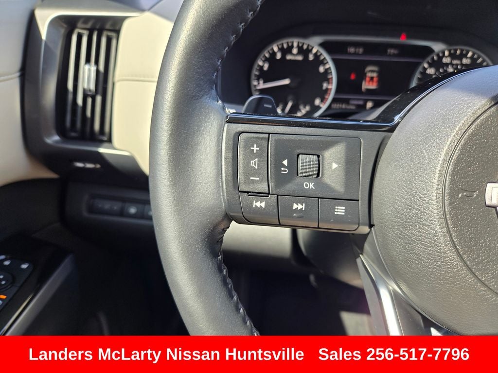 2023 Nissan Pathfinder SL