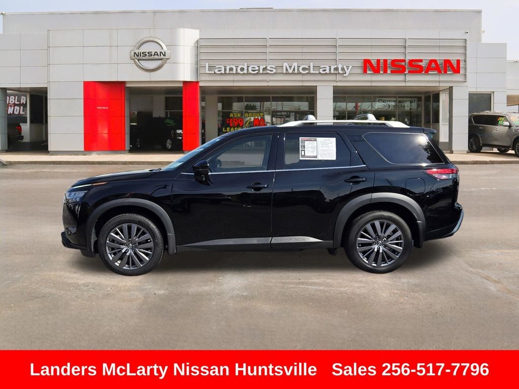 2023 Nissan Pathfinder SL