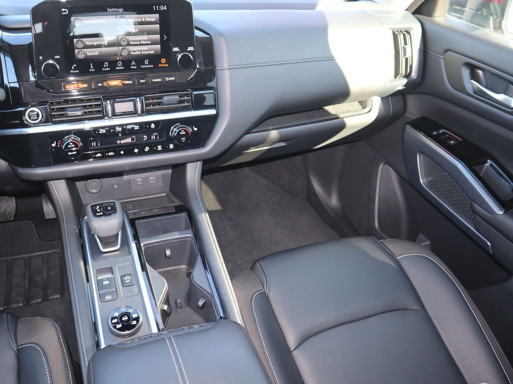 2024 Nissan Pathfinder SL