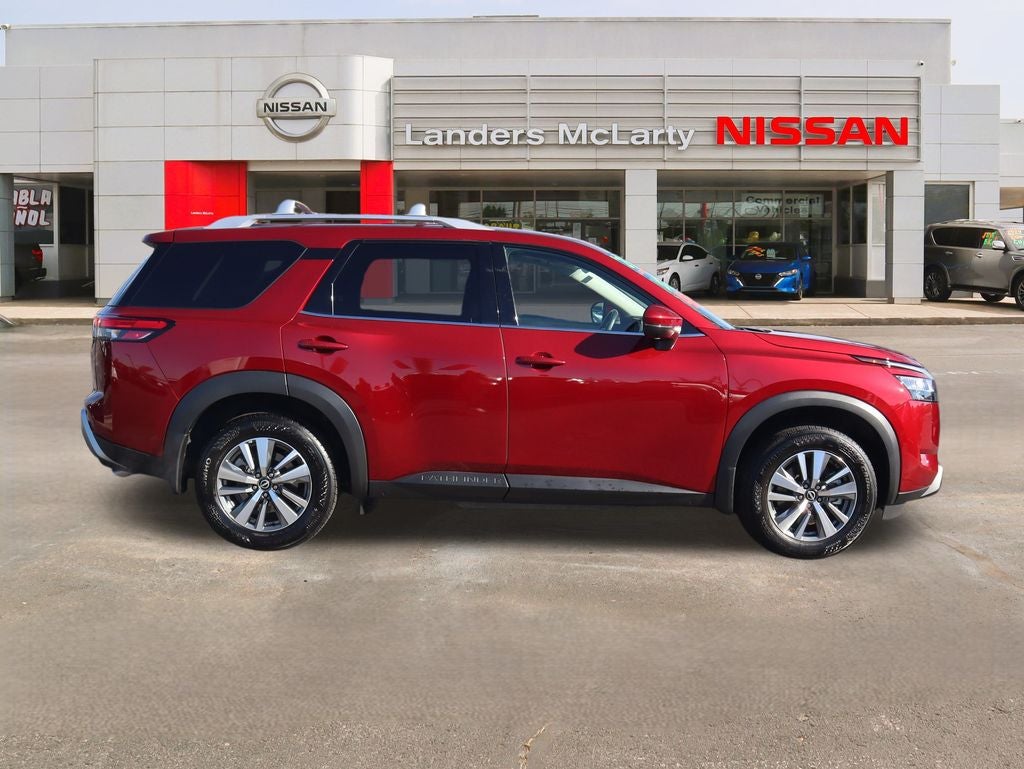 2024 Nissan Pathfinder SL