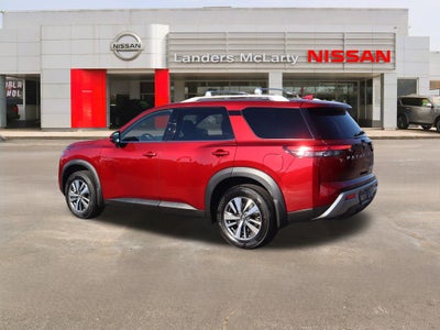 2024 Nissan Pathfinder SL