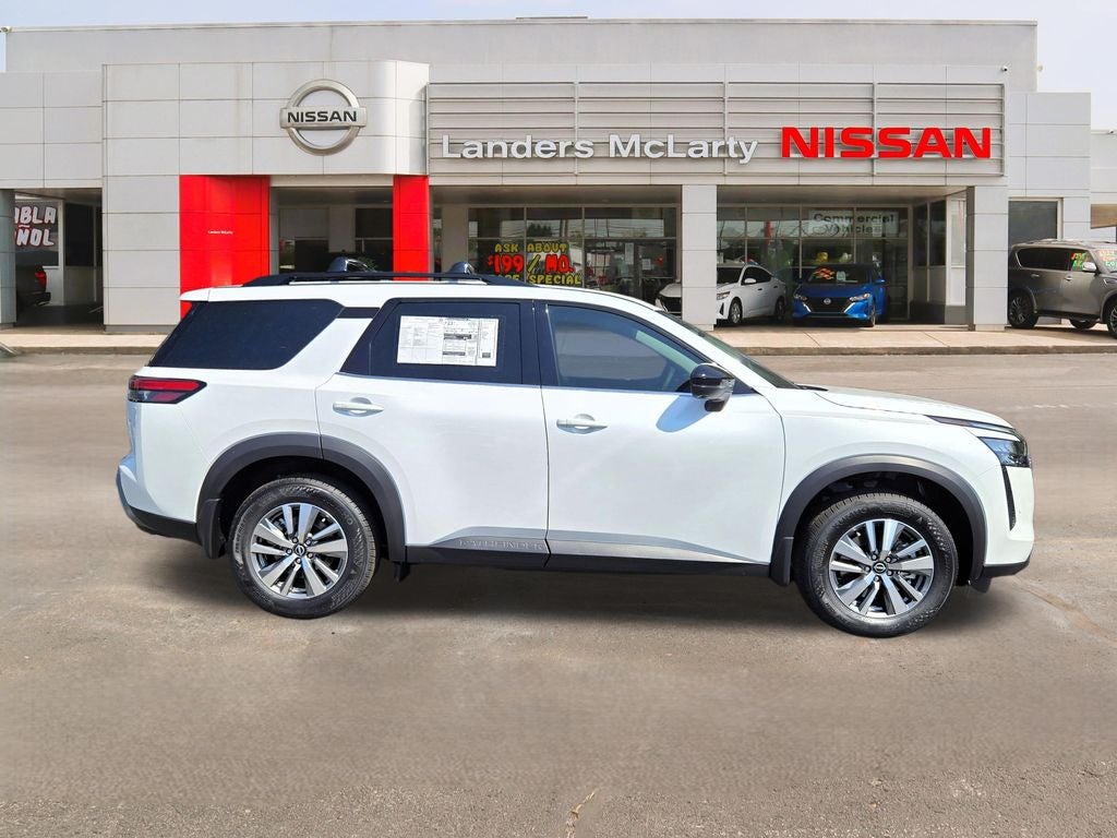 2026 Nissan Pathfinder SL