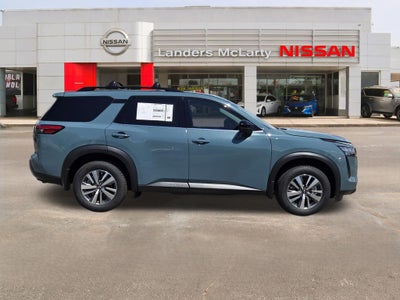 2026 Nissan Pathfinder SL