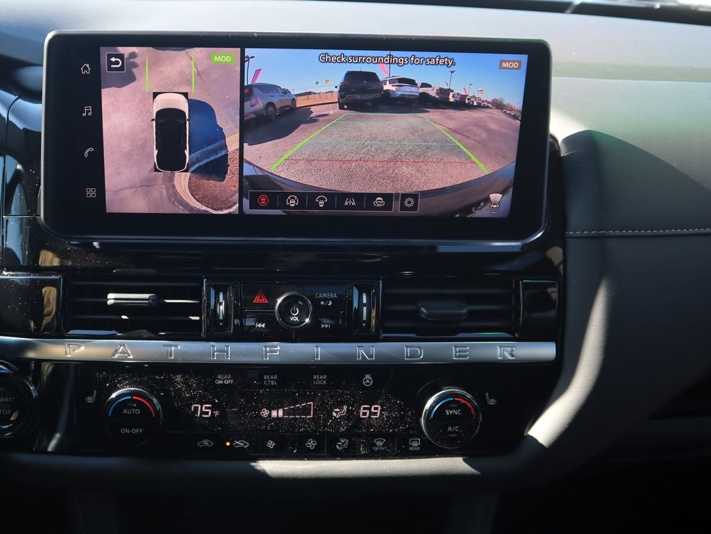 2026 Nissan Pathfinder SL