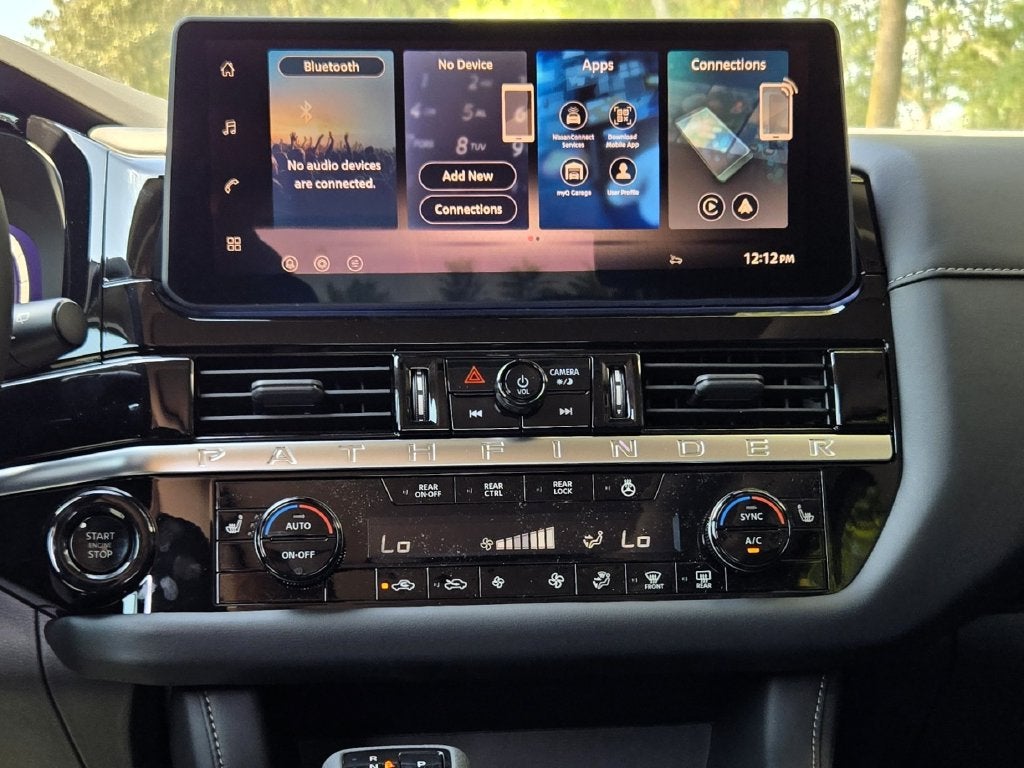 2026 Nissan Pathfinder SL