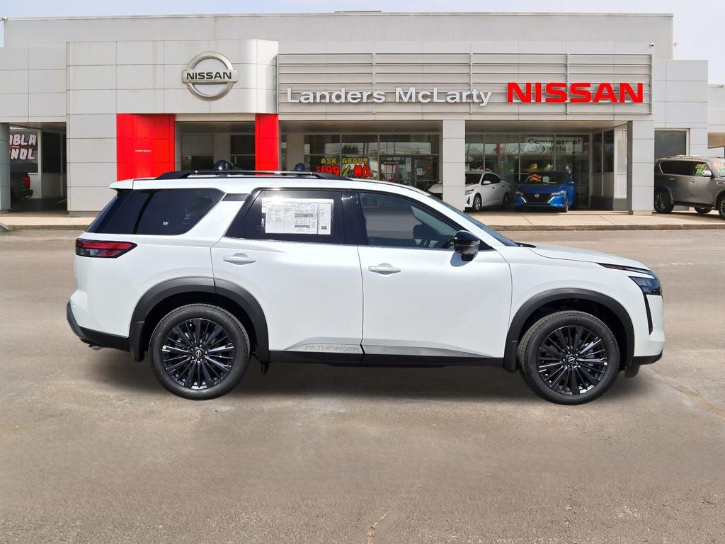 2026 Nissan Pathfinder SL