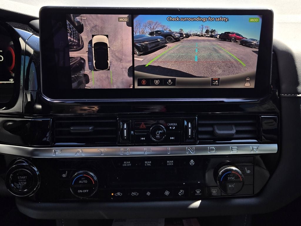 2026 Nissan Pathfinder SL