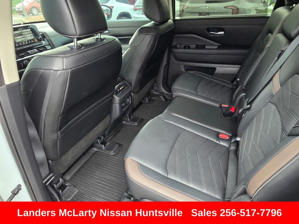 2025 Nissan Pathfinder Platinum