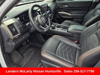 2025 Nissan Pathfinder Platinum