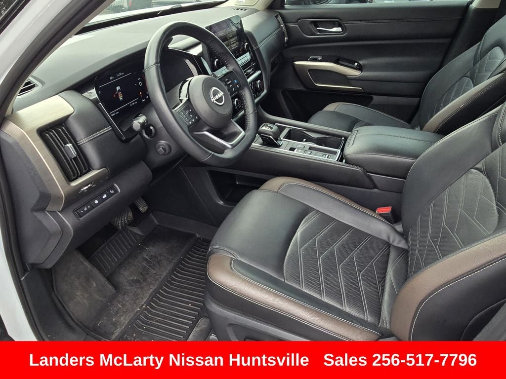 2025 Nissan Pathfinder Platinum