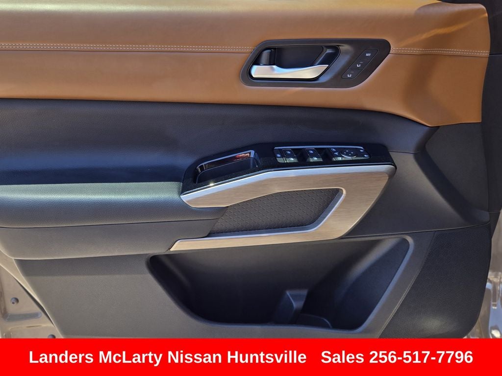2023 Nissan Pathfinder Platinum