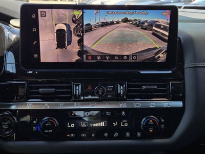 2026 Nissan Pathfinder Platinum