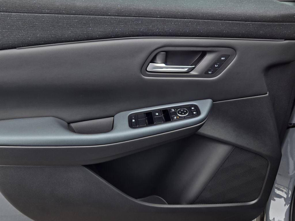 2026 Nissan Leaf PLATINUM+