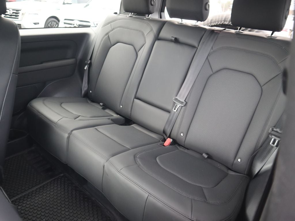 2025 Land Rover Defender 90 S