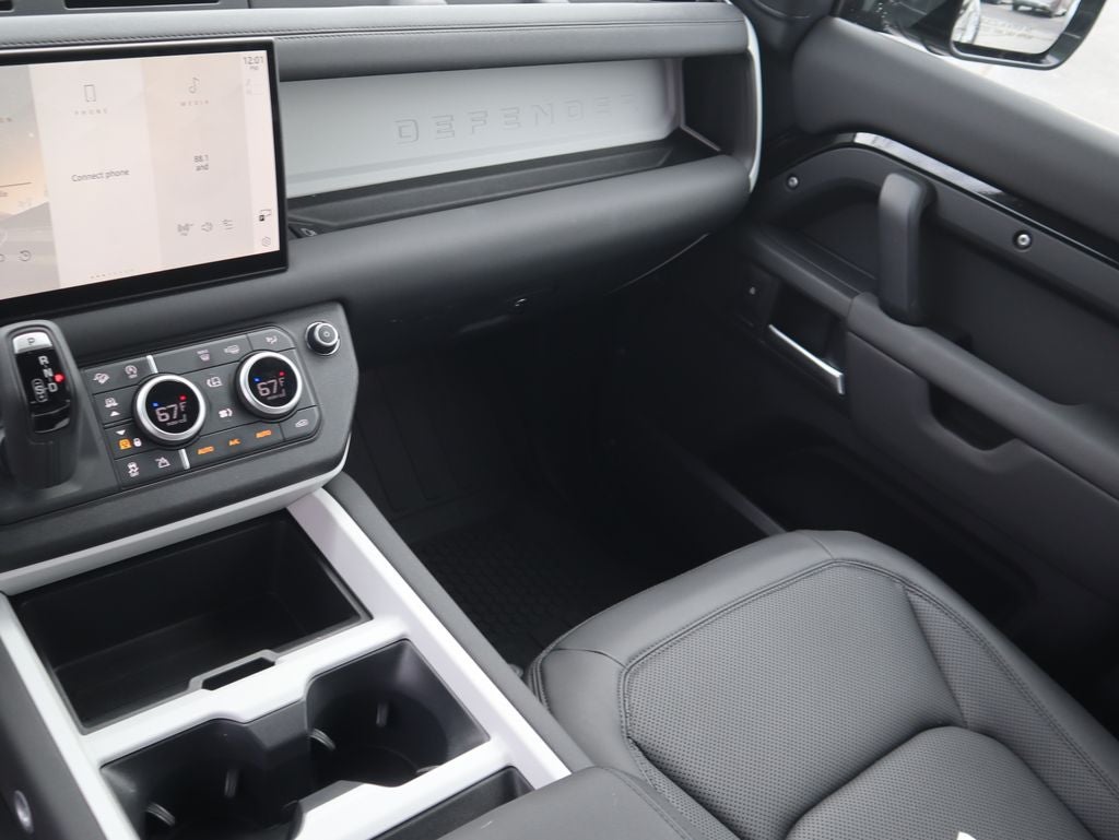 2025 Land Rover Defender 90 S