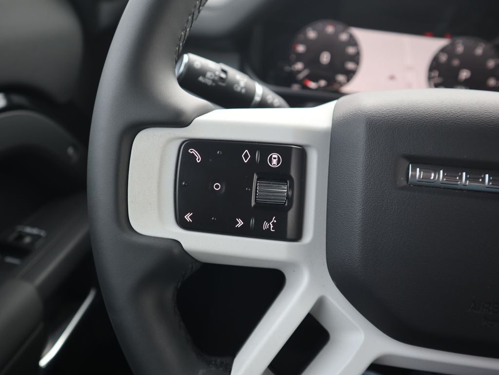 2025 Land Rover Defender 90 S