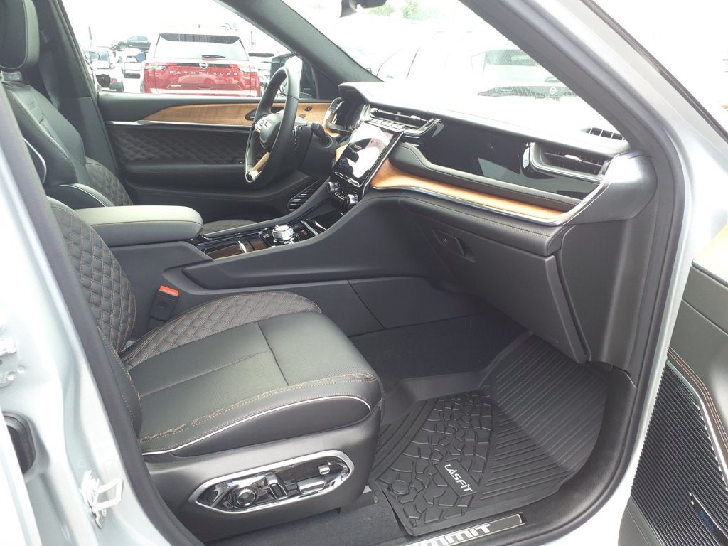 2025 Jeep Grand Cherokee Summit Reserve
