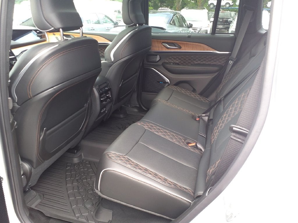2025 Jeep Grand Cherokee Summit Reserve