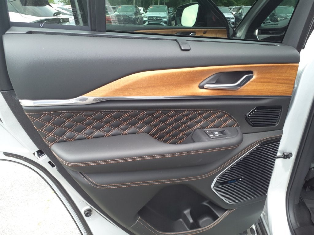 2025 Jeep Grand Cherokee Summit Reserve