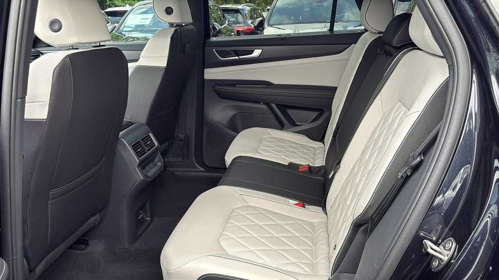 2025 Volkswagen Atlas Cross Sport 2.0T SEL Premium R-Line