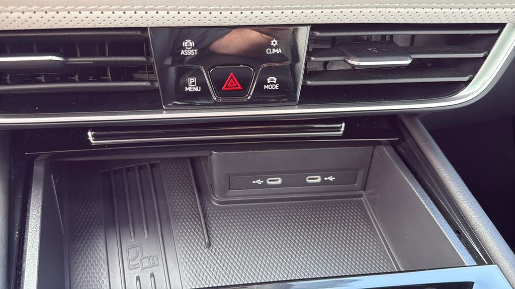 2025 Volkswagen Atlas Cross Sport 2.0T SEL Premium R-Line
