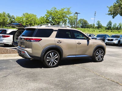 2023 Nissan Pathfinder Platinum