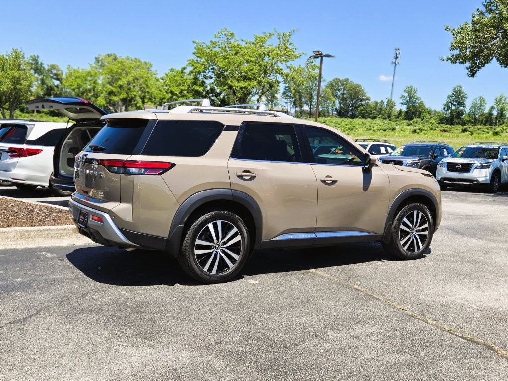 2023 Nissan Pathfinder Platinum