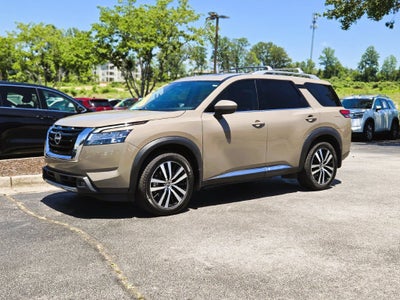 2023 Nissan Pathfinder Platinum