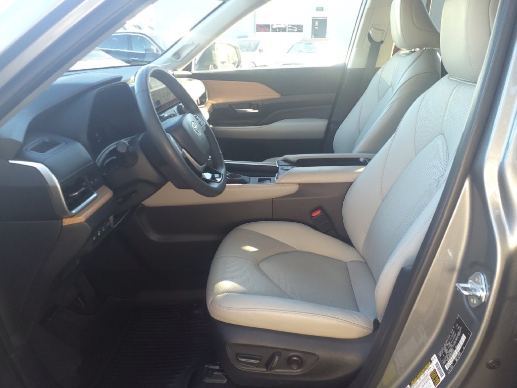 2025 Toyota Grand Highlander Hybrid Limited