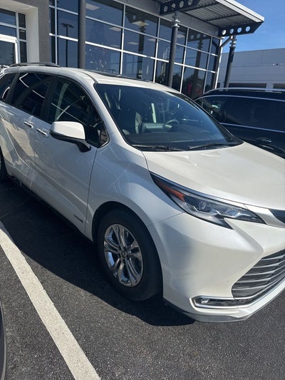 2021 Toyota Sienna Platinum 7 Passenger
