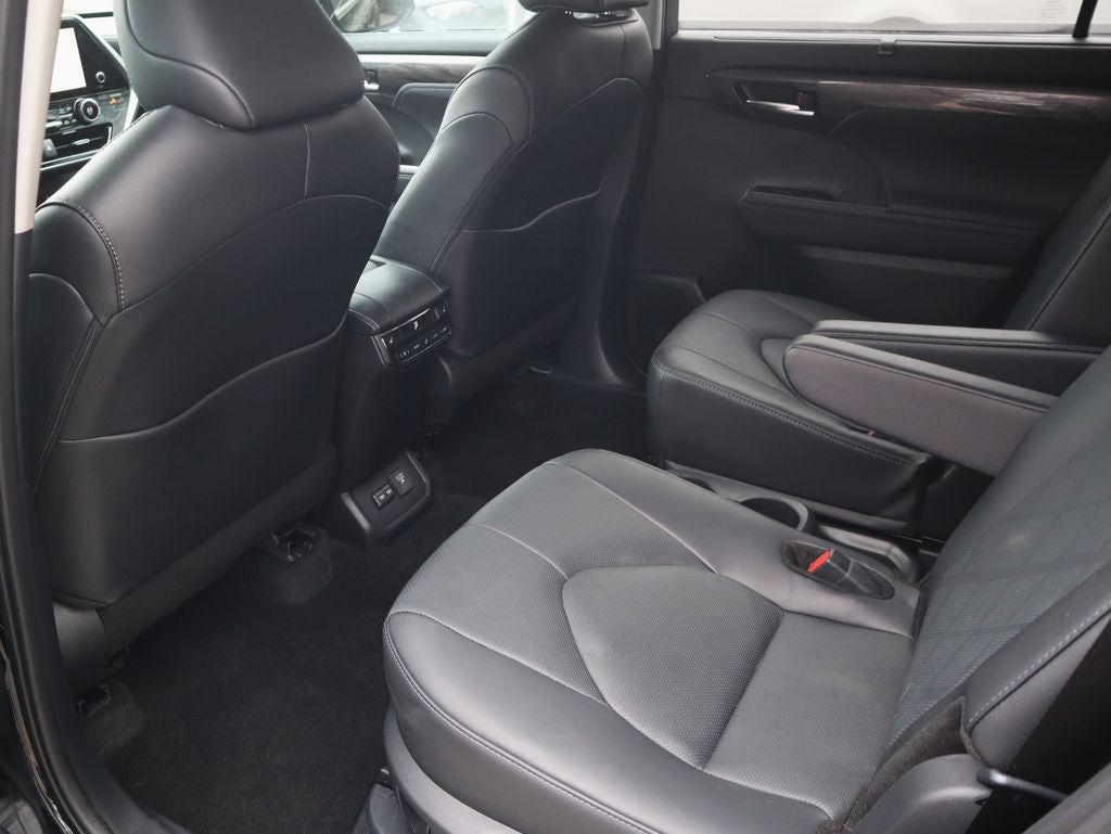 2024 Toyota Highlander Hybrid Platinum