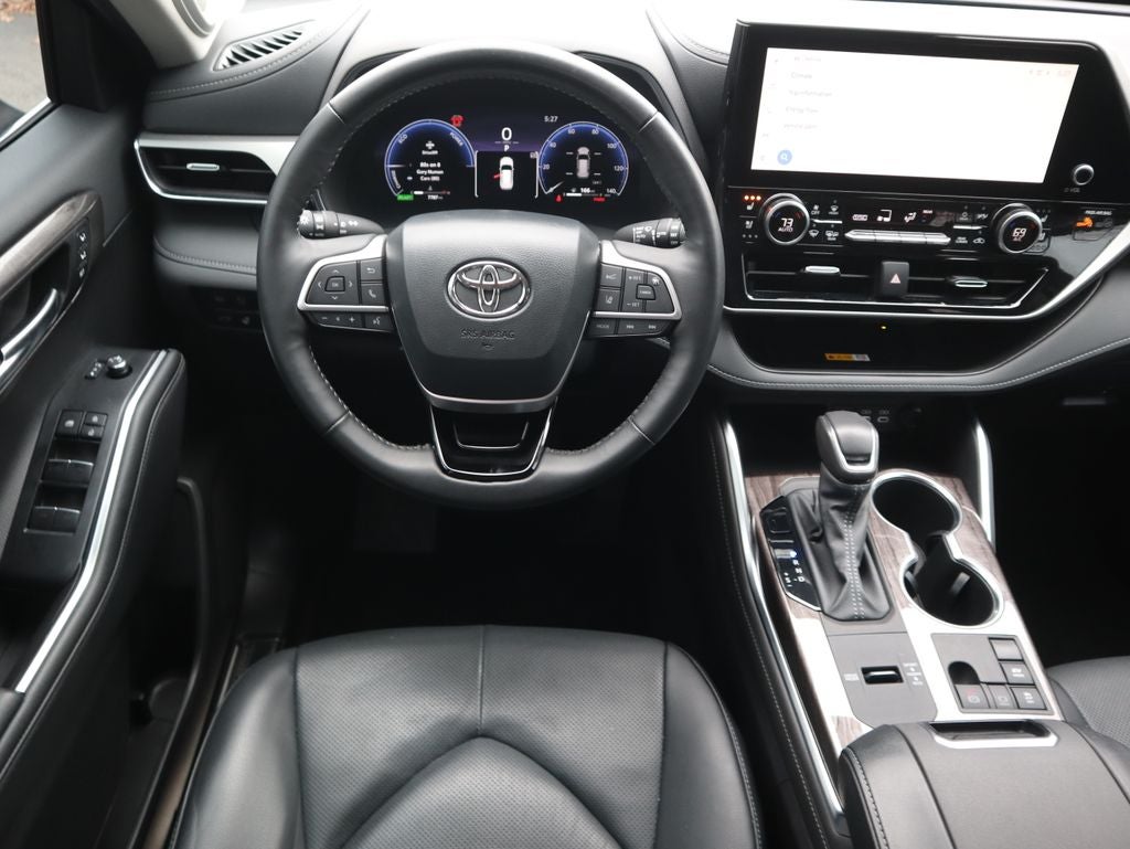 2024 Toyota Highlander Hybrid Platinum