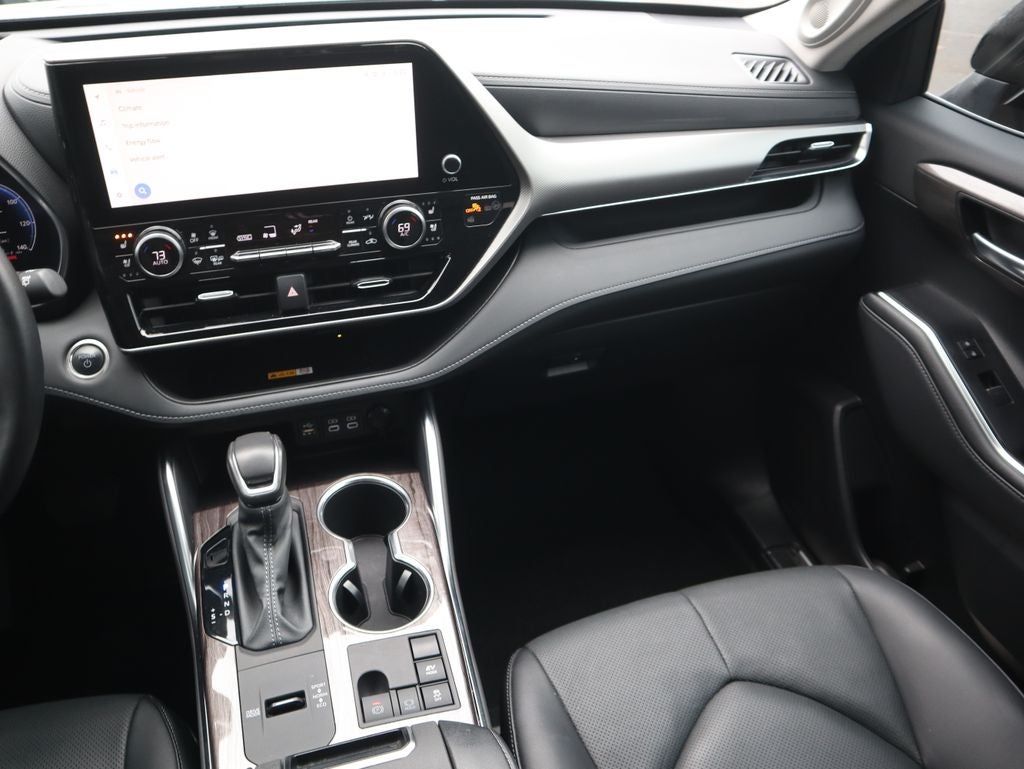 2024 Toyota Highlander Hybrid Platinum