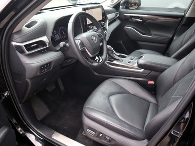 2024 Toyota Highlander Hybrid Platinum
